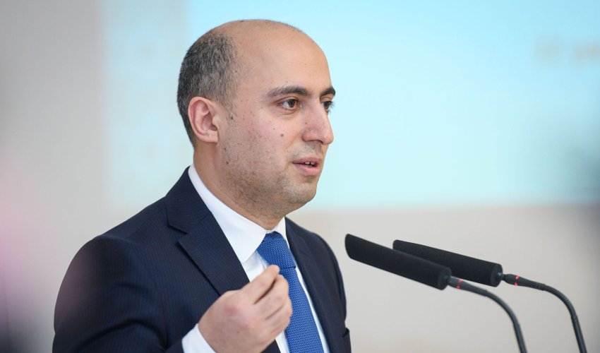 Məktəblərdə imtahanların azaldılması müzakirə olunur- Nazir Məktəblərdə imtahanların azaldılması müzakirə olunur- Nazir