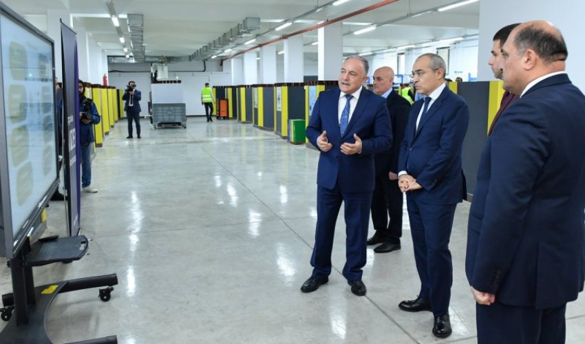 Микаил Джаббаров ознакомился с созданным в вузе модельным предприятием МСП Микаил Джаббаров ознакомился с созданным в вузе модельным предприятием МСП