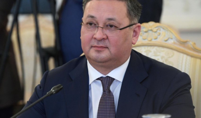 Глава МИД Казахстана встретился с Мирзояном