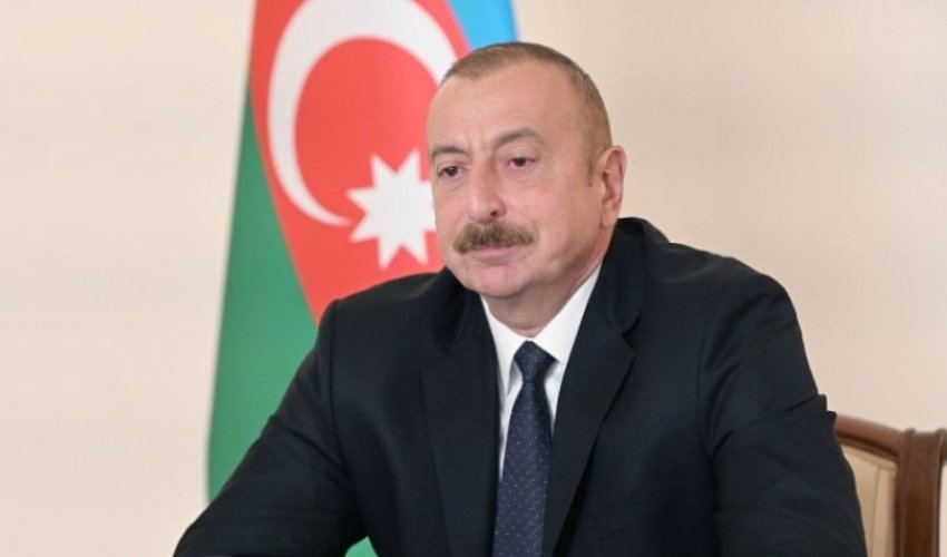 İlham Əliyev pakistanlı həmkarını təbrik edib İlham Əliyev pakistanlı həmkarını təbrik edib