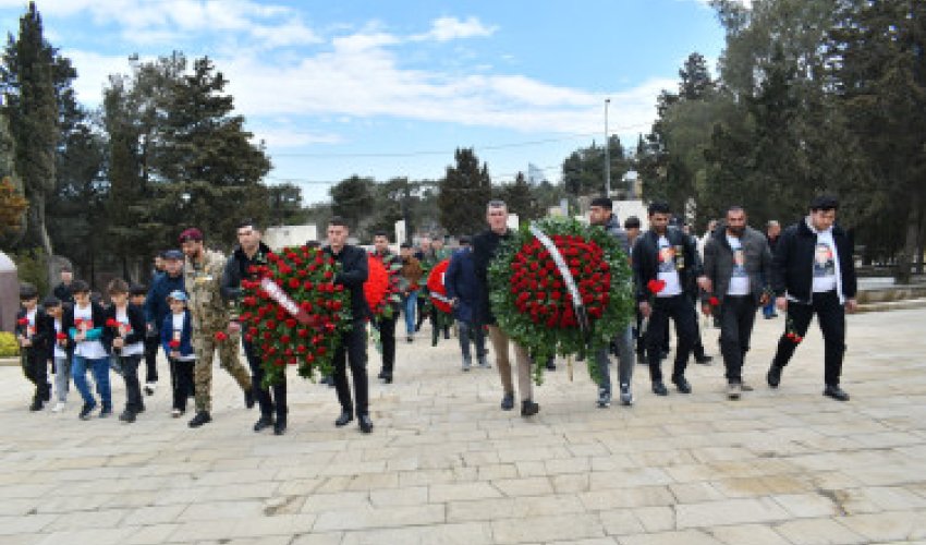 Yasamal rayon ictimaiyyəti Milli Qəhrəman Murad Mirzəyevi yad edib Yasamal rayon ictimaiyyəti Milli Qəhrəman Murad Mirzəyevi yad edib