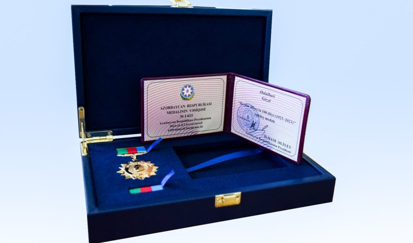Abdolbari Gozal “Heydər Əliyevin 100 illiyi (1923-2023)” yubiley medalı ilə təltif olunub Abdolbari Gozal “Heydər Əliyevin 100 illiyi (1923-2023)” yubiley medalı ilə təltif olunub