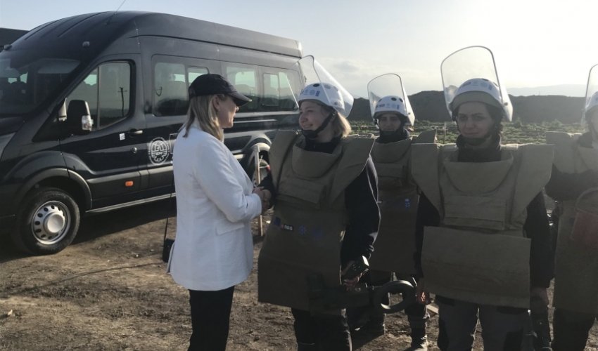 ЕС является самым большим сторонником Азербайджана по разминированию - Дельфин Пронк