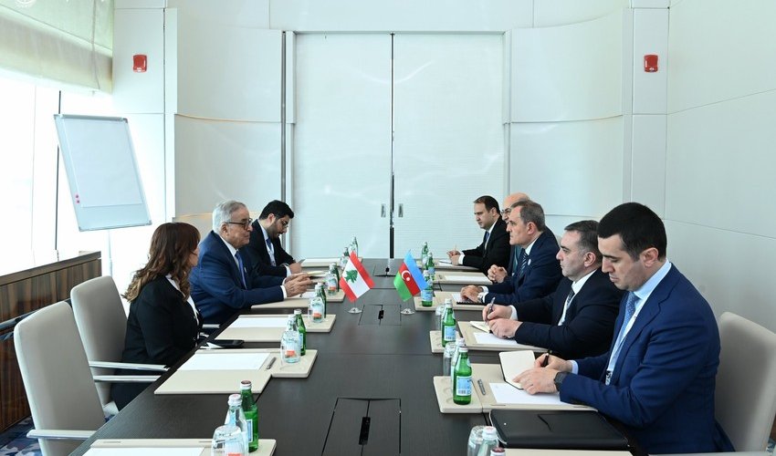 Ceyhun Bayramov Livanın xarici işlər naziri ilə görüşüb