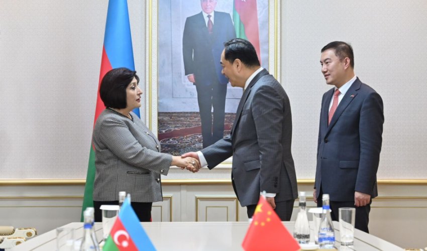 Sahibə Qafarova Çin nümayəndələri ilə görüşüb