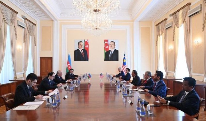 Əli Əsədov Malayziyanın Parlament Senatının prezidenti ilə görüşüb