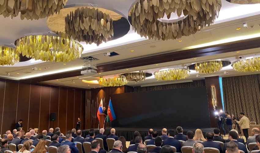 Azərbaycan neftdən əldə etdiyi gəlirləri dərhal xərcləməyə tələsmir - Nazir Azərbaycan neftdən əldə etdiyi gəlirləri dərhal xərcləməyə tələsmir - Nazir