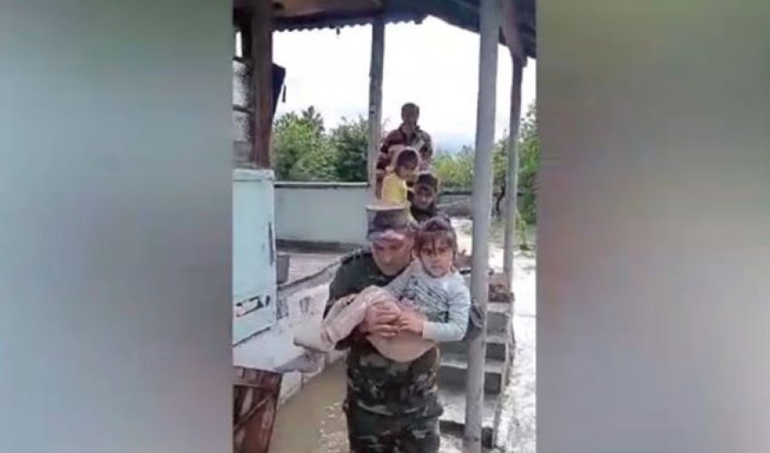 Qəbələdə subasma nəticəsində köməksiz qalmış 2 azyaşlı təxliyə edilib - VİDEO Qəbələdə subasma nəticəsində köməksiz qalmış 2 azyaşlı təxliyə edilib - VİDEO