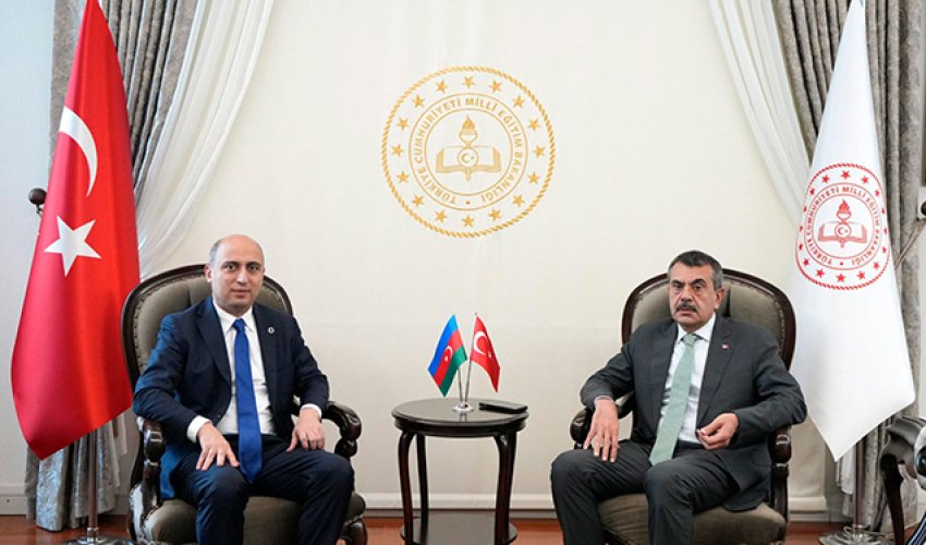 Emin Əmrullayev Türkiyəyə səfər edib Emin Əmrullayev Türkiyəyə səfər edib
