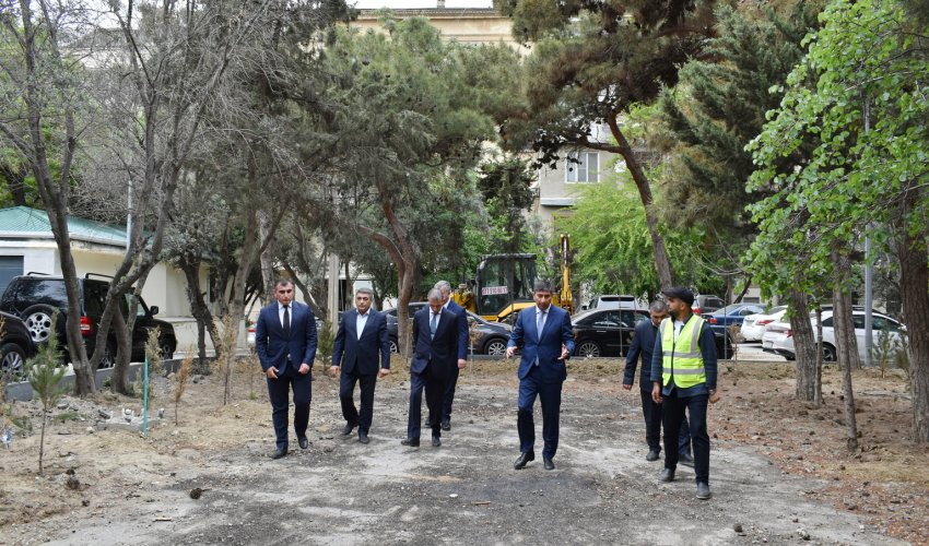 Yasamal Rayon İcra Hakimiyyətinin başçısı inşa olunan Abad məhəlləyə baş çəkib Yasamal Rayon İcra Hakimiyyətinin başçısı inşa olunan Abad məhəlləyə baş çəkib