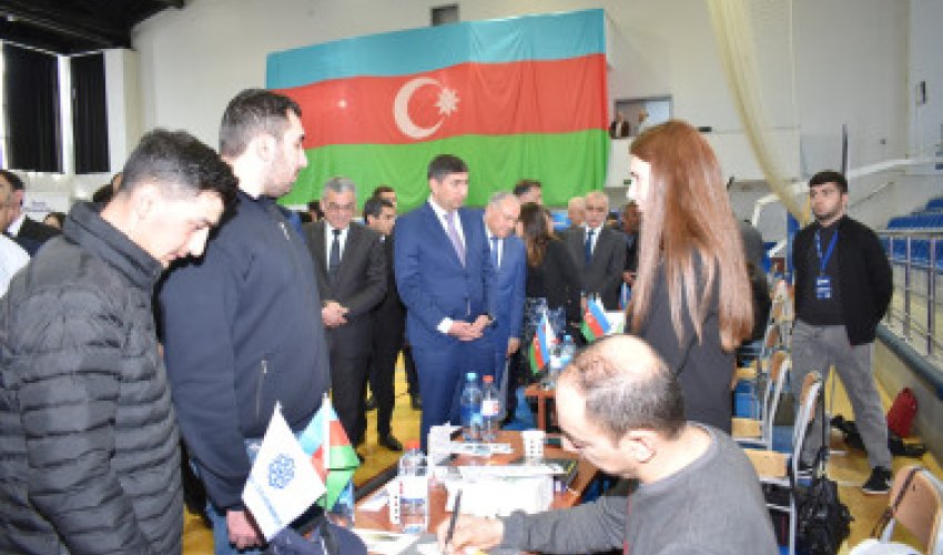 Yasamal rayonunda əmək yarmarkası keçirilib