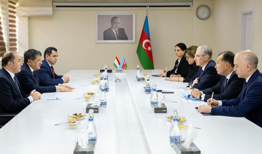 Muxtar Babayev Tacikistanın sənaye və yeni texnologiyalar naziri ilə görüşüb