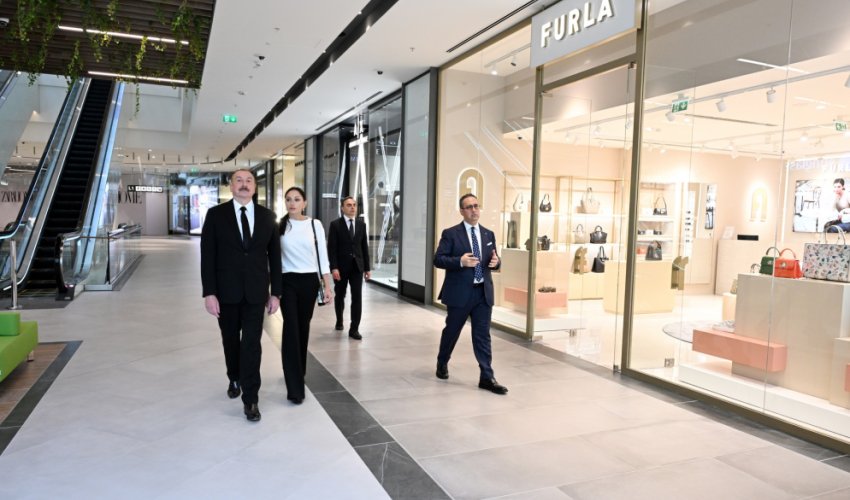 Prezident və xanımı “Crescent Mall” ticarət mərkəzinin açılışında iştirak edib - Yenilənib Prezident və xanımı “Crescent Mall” ticarət mərkəzinin açılışında iştirak edib - Yenilənib