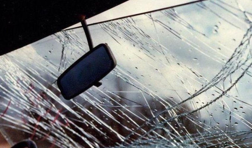 Qaradağda güclü külək avtomobili aşırıb,yaralanan var Qaradağda güclü külək avtomobili aşırıb,yaralanan var