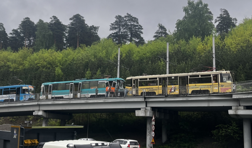 Rusiyada tramvaylar toqquşub, 90-dan çox adam yaralanıb