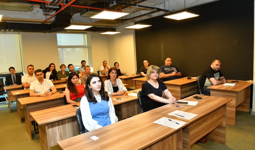 Media nümayəndələrinə kibertəhlükəsizliklə bağlı təlim keçirilib- FOTO Media nümayəndələrinə kibertəhlükəsizliklə bağlı təlim keçirilib- FOTO