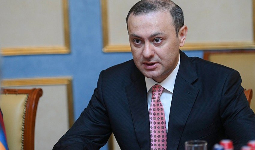 Armenian Security Council head mulls situation in region with Macron’s assistant