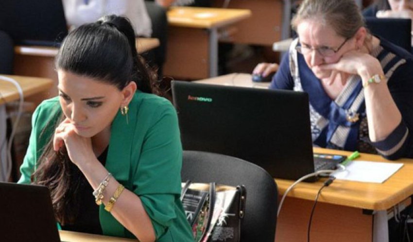 Bu gün xarici dil müəllimləri sertifikasiya imtahanı verəcəklər Bu gün xarici dil müəllimləri sertifikasiya imtahanı verəcəklər