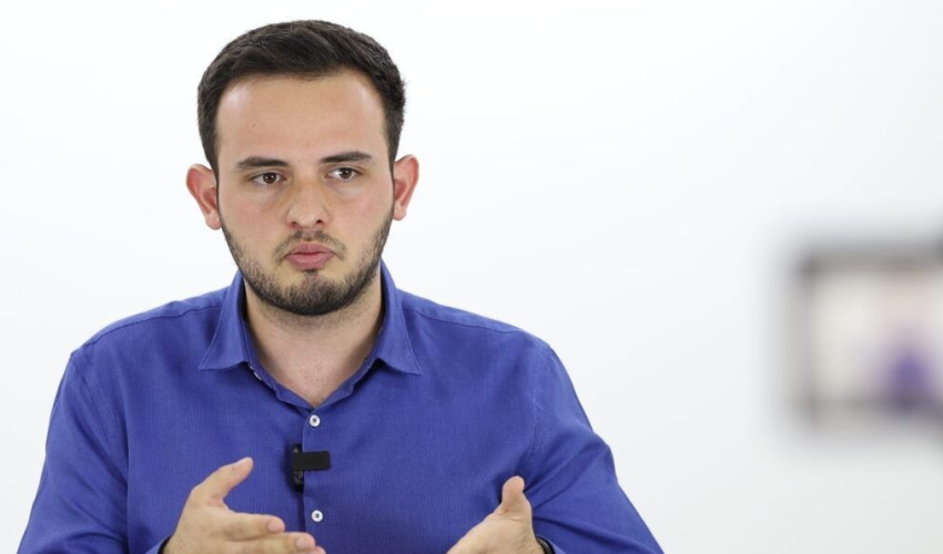 İqtisadçılar Fərid Mehralızadənin ev dustaqlığına buraxılmasına çağırıblar İqtisadçılar Fərid Mehralızadənin ev dustaqlığına buraxılmasına çağırıblar