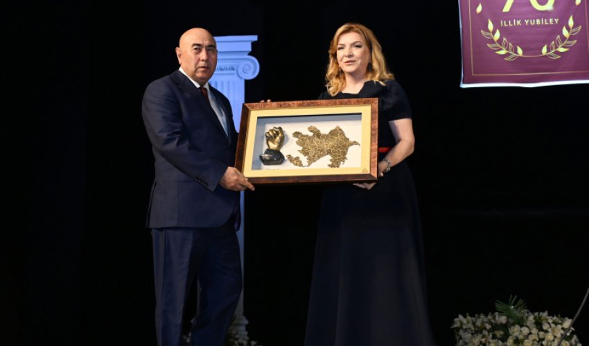 Professor Mönsüm Alışovun 70 illik yubileyi qeyd olunub Professor Mönsüm Alışovun 70 illik yubileyi qeyd olunub