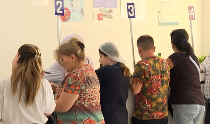 Əhali arasında rotavirus və konyuktivit yayılır - Video Əhali arasında rotavirus və konyuktivit yayılır - Video
