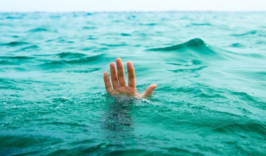 В море вблизи поселка Зиря утонули трое подростков В море вблизи поселка Зиря утонули трое подростков