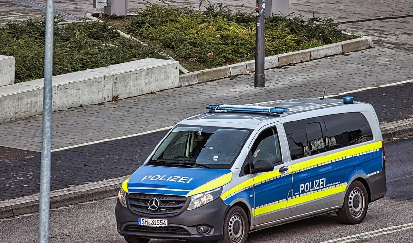 Germany issues international search for 8 Russian citizens