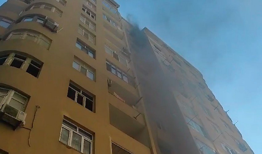 Xırdalanda yaşayış binasında yanğın olub - Video