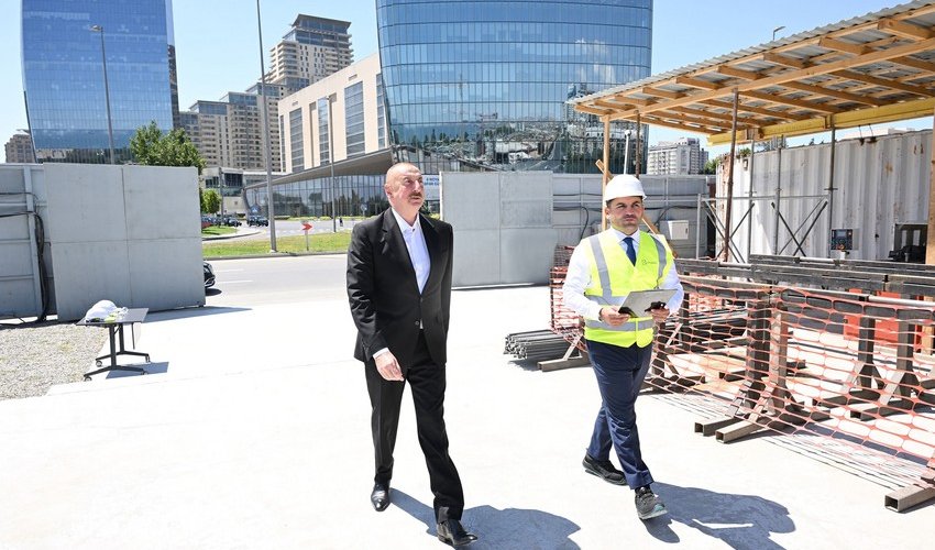Əliyev Bakıda Zəfər parkında aparılan tikinti işləri ilə tanış olub Əliyev Bakıda Zəfər parkında aparılan tikinti işləri ilə tanış olub