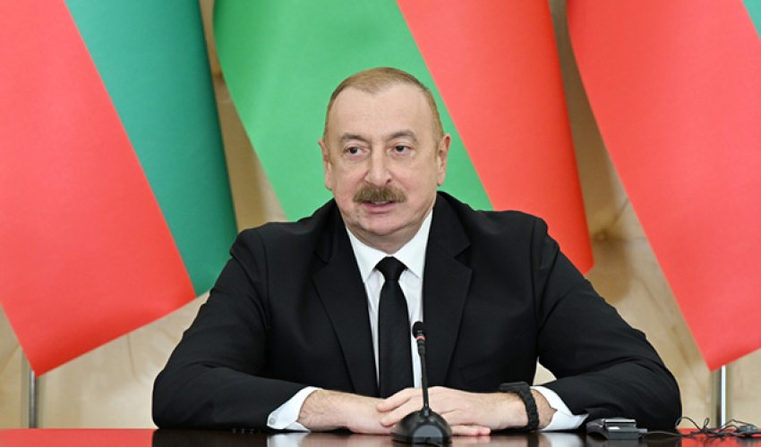Prezident həmkarını təbrik edib Prezident həmkarını təbrik edib
