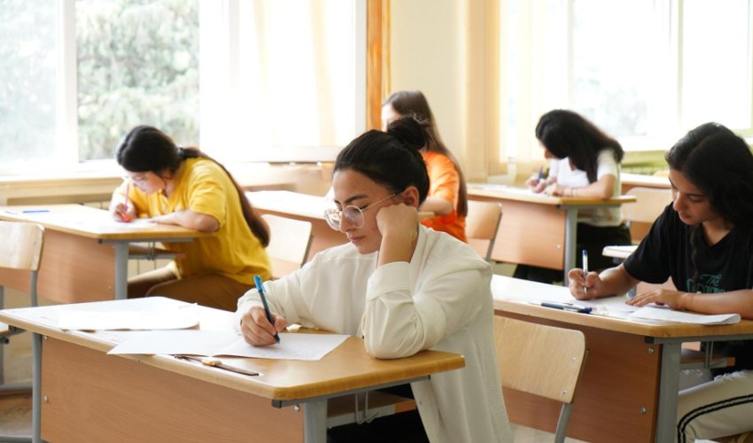 Jurnalistika ixtisasına qəbul olmaq istəyən abituriyentlərin qeydiyyatı bu gün başa çatır
