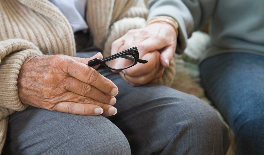 Bir ayda yaşı 100-ü keçən pensiyaçıların sayı 10 nəfər azalıb Bir ayda yaşı 100-ü keçən pensiyaçıların sayı 10 nəfər azalıb