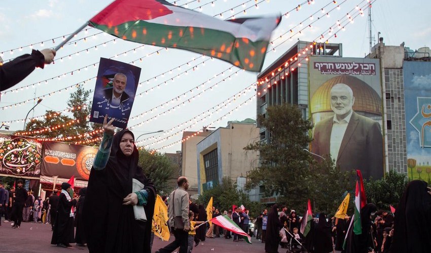NYT: Iran's supreme leader orders direct strike on Israel NYT: Iran's supreme leader orders direct strike on Israel