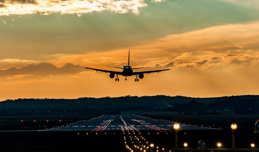 Azərbaycandan aviareyslərin sayı artıb