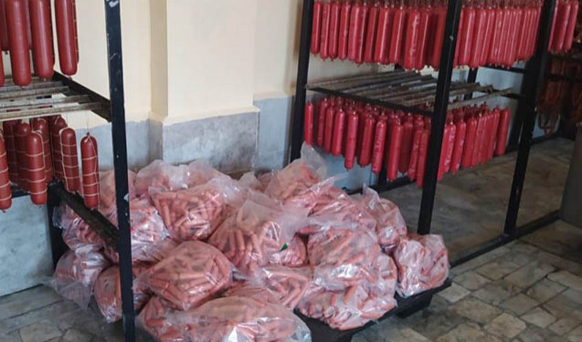 Şabranda kolbasa sexində yanğın olub Şabranda kolbasa sexində yanğın olub