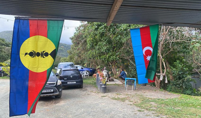 Yeni Kaledoniyanın müxtəlif bölgələrində Azərbaycan bayrağı dalğalanır Yeni Kaledoniyanın müxtəlif bölgələrində Azərbaycan bayrağı dalğalanır