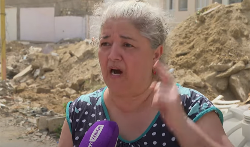 Yasamalda sakinlərin xəbəri olmadan evləri sökülür? - Video Yasamalda sakinlərin xəbəri olmadan evləri sökülür? - Video