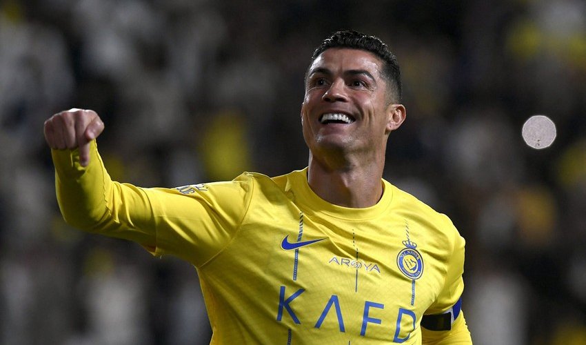 Cristiano Ronaldo becomes first man to score 900 career goals