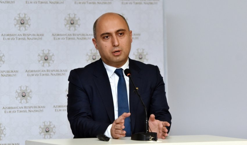 Nazirlə görüşmək məktəb direktorunun qəbuluna düşməkdən daha asandır - Nazir Nazirlə görüşmək məktəb direktorunun qəbuluna düşməkdən daha asandır - Nazir
