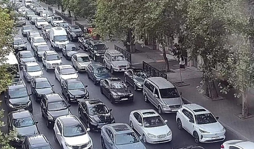 Bakının bir sıra yollarında tıxac müşahidə edilir Bakının bir sıra yollarında tıxac müşahidə edilir