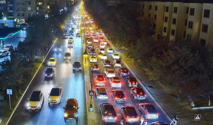Bakıda qəza səbəbindən sıxlıq yaranıb