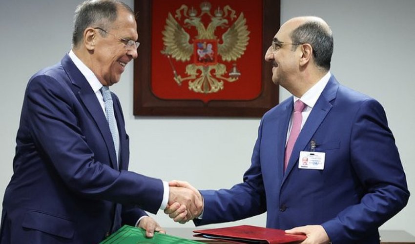 Lavrov suriyalı həmkarı ilə regiondakı vəziyyəti müzakirə edib