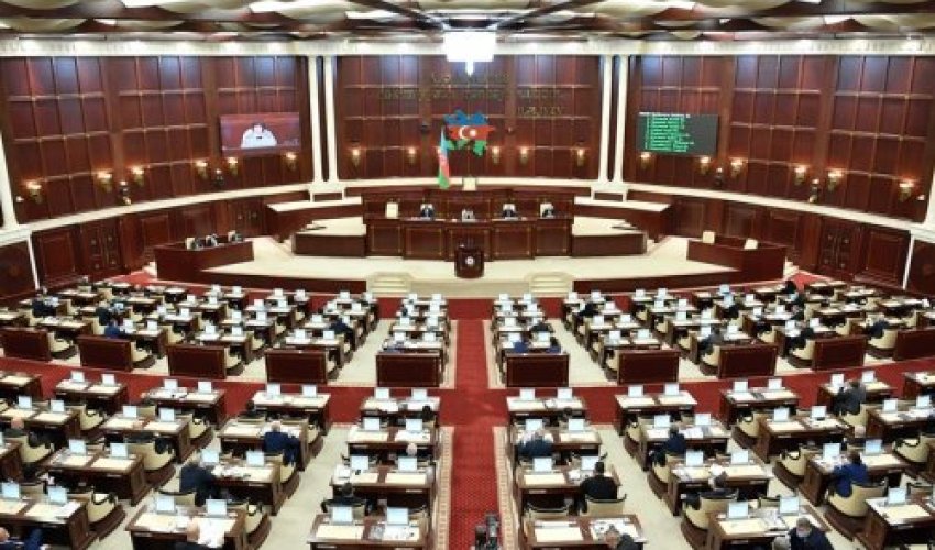 VII çağırış Milli Məclisin ilk plenar iclası başlayıb, komitə üzvləri seçiləcək VII çağırış Milli Məclisin ilk plenar iclası başlayıb, komitə üzvləri seçiləcək