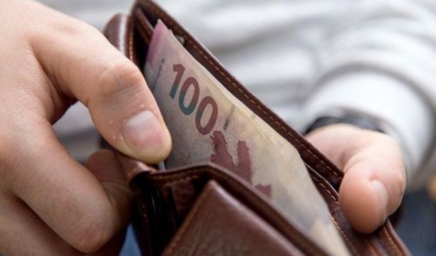 Bir ayda Bakıda orta aylıq əməkhaqqı 1.7 manat azalıb Bir ayda Bakıda orta aylıq əməkhaqqı 1.7 manat azalıb