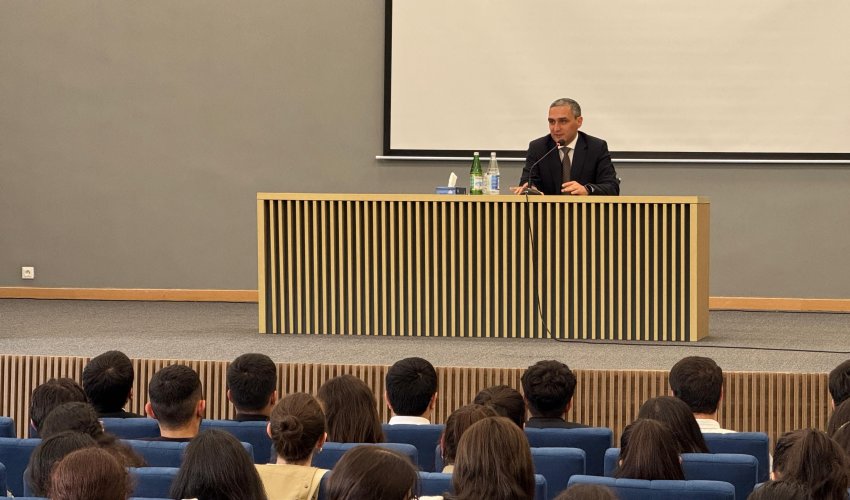 Rektor tələbələri başına topladı - Qarabağ Universitetində görüş keçirilib Rektor tələbələri başına topladı - Qarabağ Universitetində görüş keçirilib
