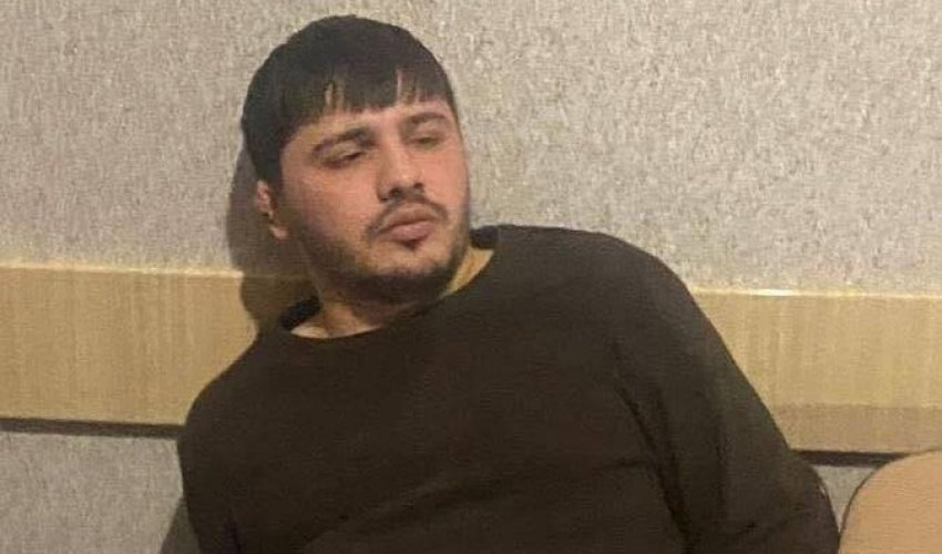 Ailə üzvlərini öldürən Əhməd Əhmədov cəzadan azad edilib, ona məcburi müalicə tətbiq ediləcək Ailə üzvlərini öldürən Əhməd Əhmədov cəzadan azad edilib, ona məcburi müalicə tətbiq ediləcək