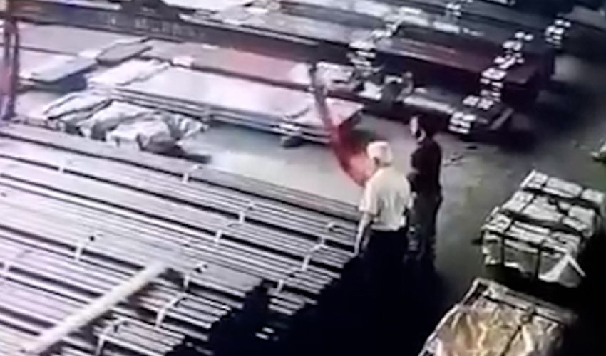 Bakıda zavodda faciəvi hadisə baş verib - Video