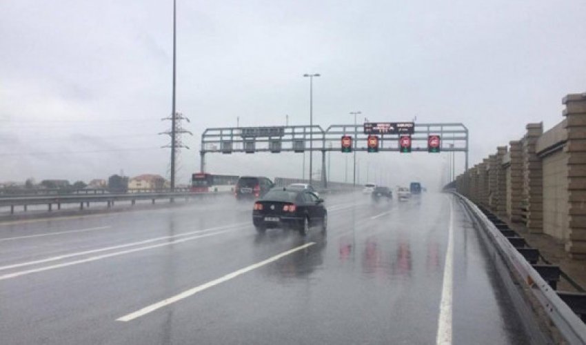 Zığ dairəsi-Hava Limanı yolunda sürət həddi bərpa edilib - Yenilənib Zığ dairəsi-Hava Limanı yolunda sürət həddi bərpa edilib - Yenilənib