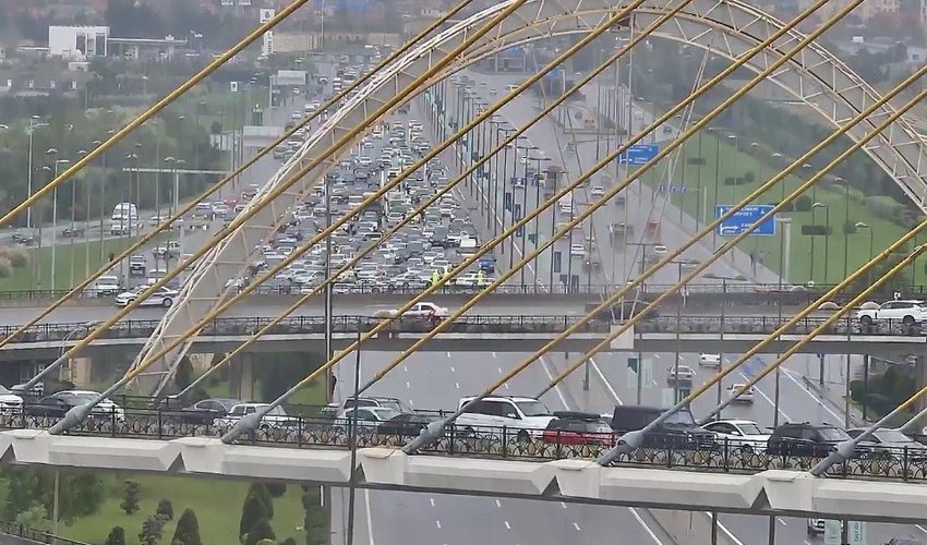 В Баку ограничено движение на ряде улиц и проспектов В Баку ограничено движение на ряде улиц и проспектов