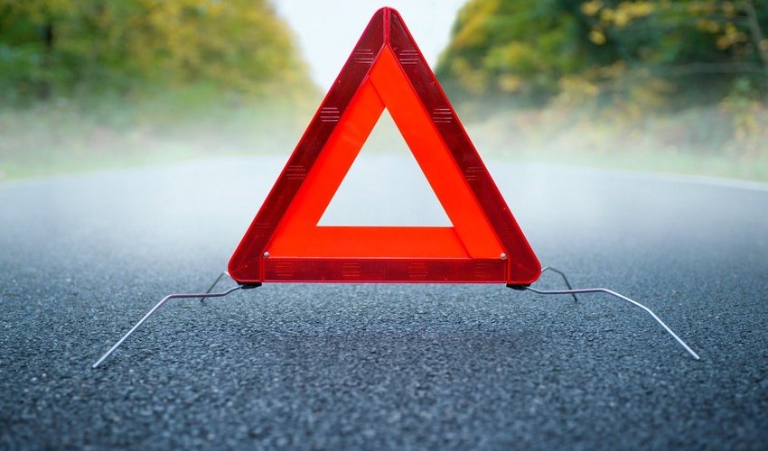 В Евлахе автомобиль столкнулся с мотоциклом марки 